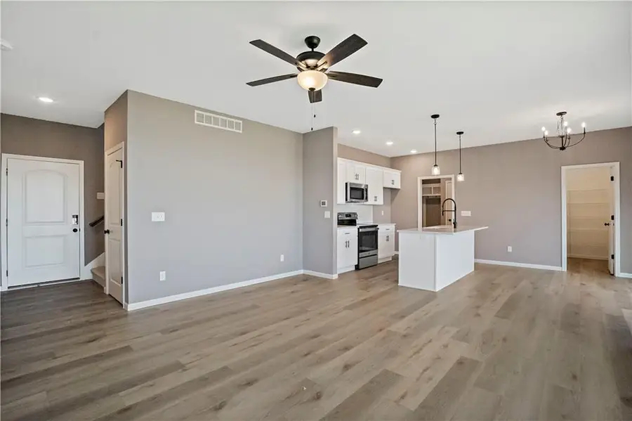 12604 S Parkwood Drive, Lees Summit, MO 64086 - #3