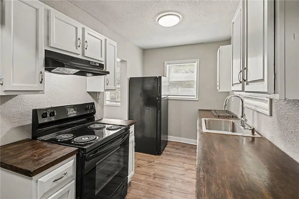 1842 E 77th Street, Kansas City, MO 64132 - #1
