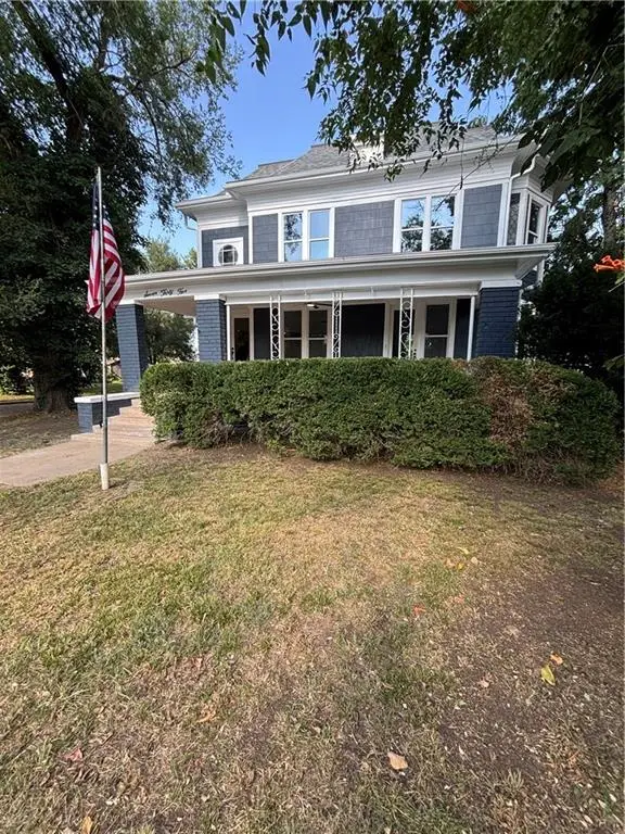 735 S Crawford Street, Fort Scott, KS 66701