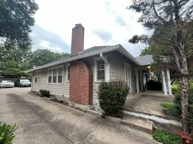 6432 Oak Street, Kansas City, MO 64113 - #2