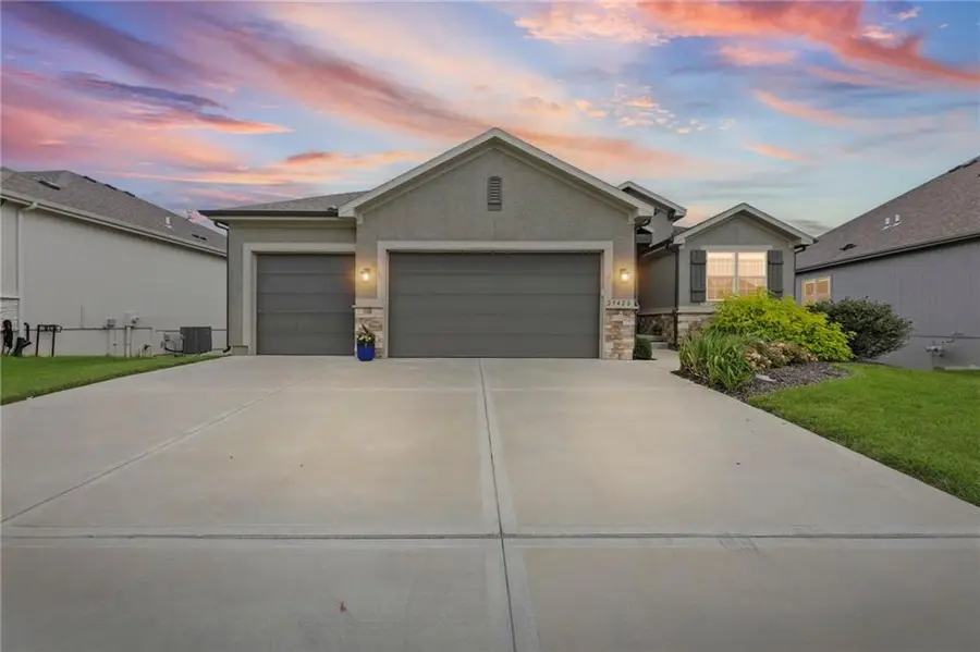 25420 W 146th Street, Olathe, KS 66061 - #2