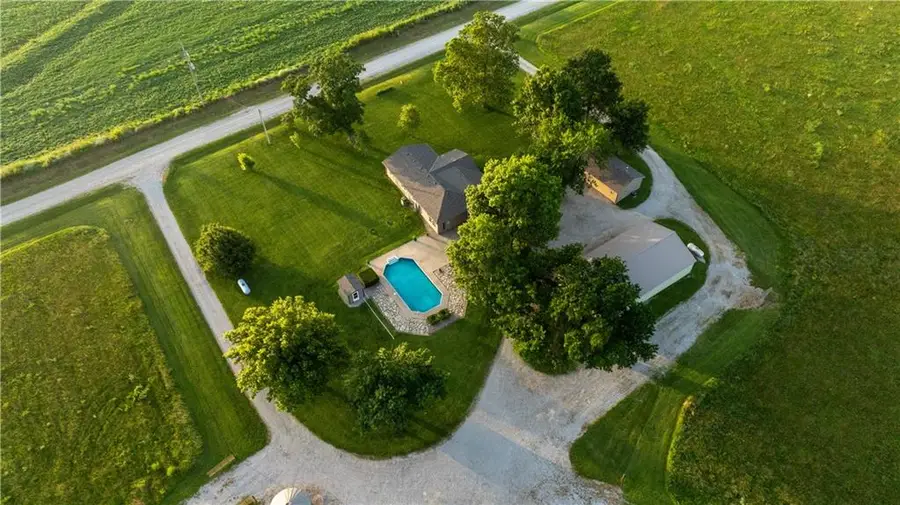 38210 Osawatomie Road, Osawatomie, KS 66064 - #2