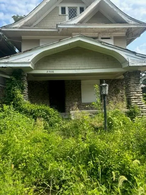 2508 E 42nd Street, Kansas City, MO 64130 - #1