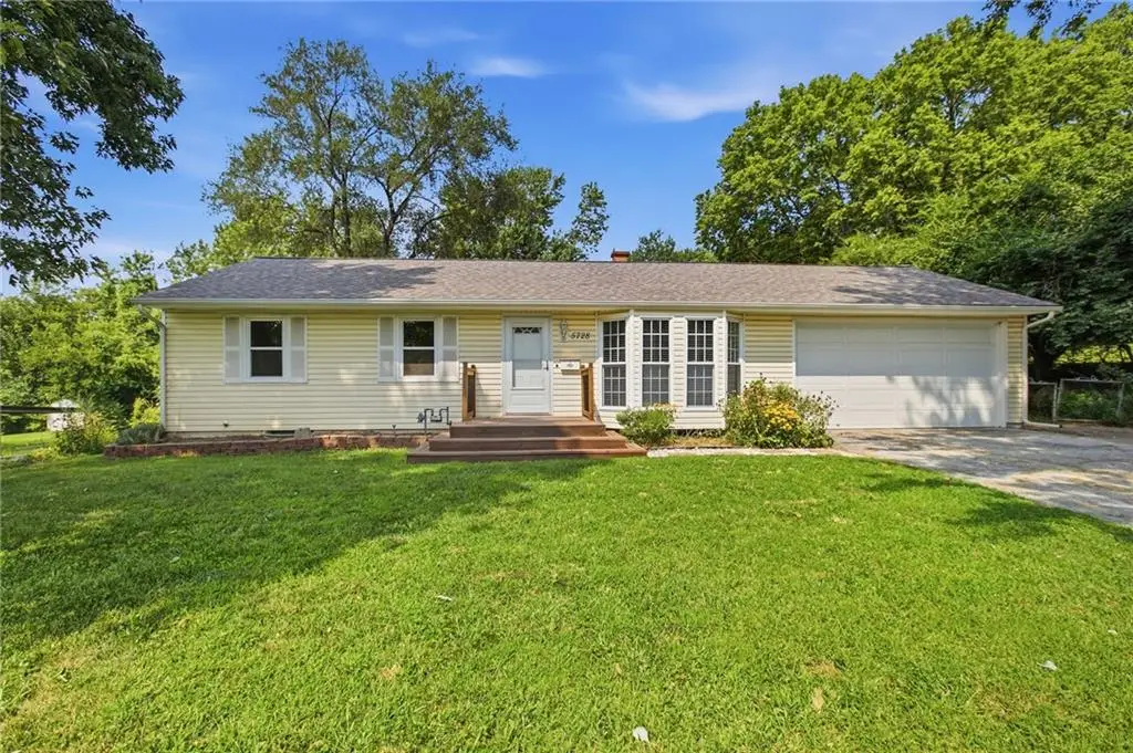 5728 Northern Avenue, Raytown, MO 64133 - #1