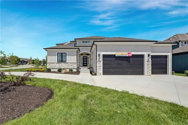13010 W 174th Terrace, Overland Park, KS 66221