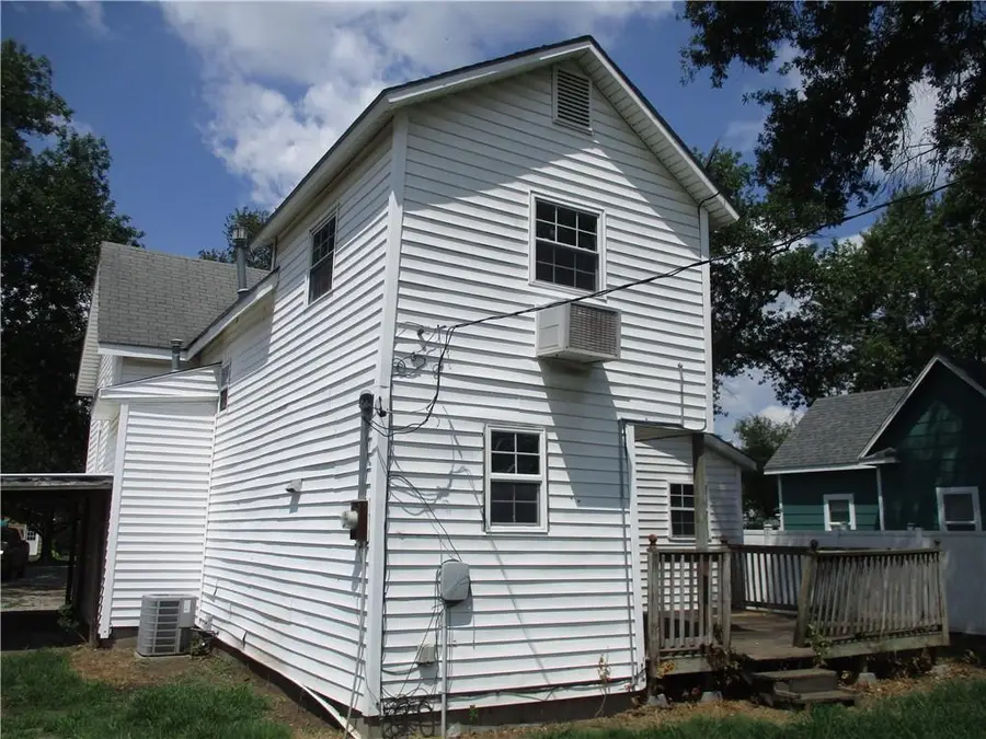 530 S Pennsylvania Avenue, Columbus, KS 66725 - #3