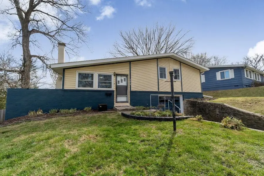 5613 N Euclid Avenue, Gladstone, MO 64118 - #2