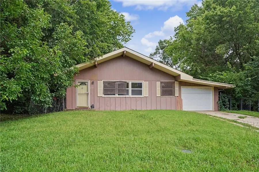 2114 Mitchell Street, Lawrence, KS 66046 - #2