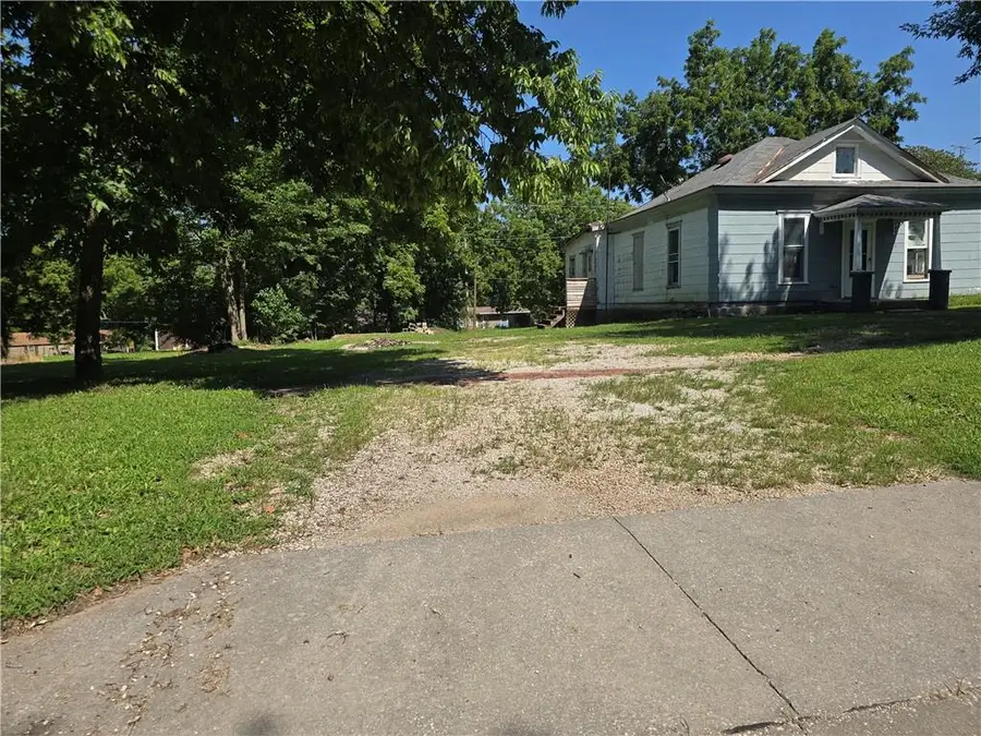 810 William Street, Effingham, KS 66023 - #2