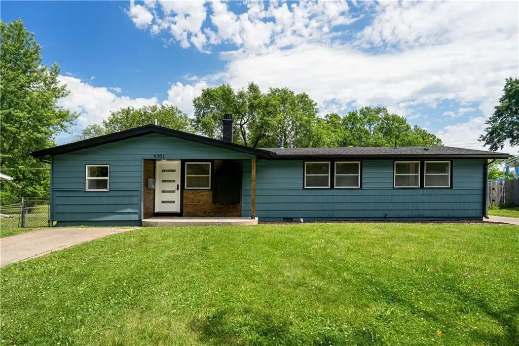 5701 N Highland Avenue, Gladstone, MO 64118 - #1
