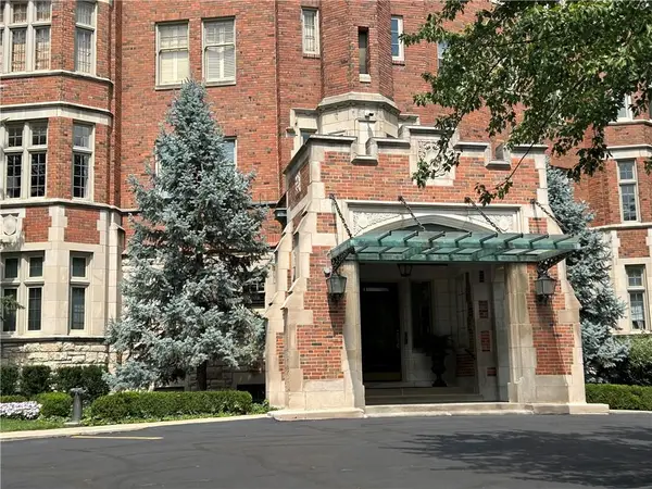 5049 Wornall Road #1-E, Kansas City, MO 64112