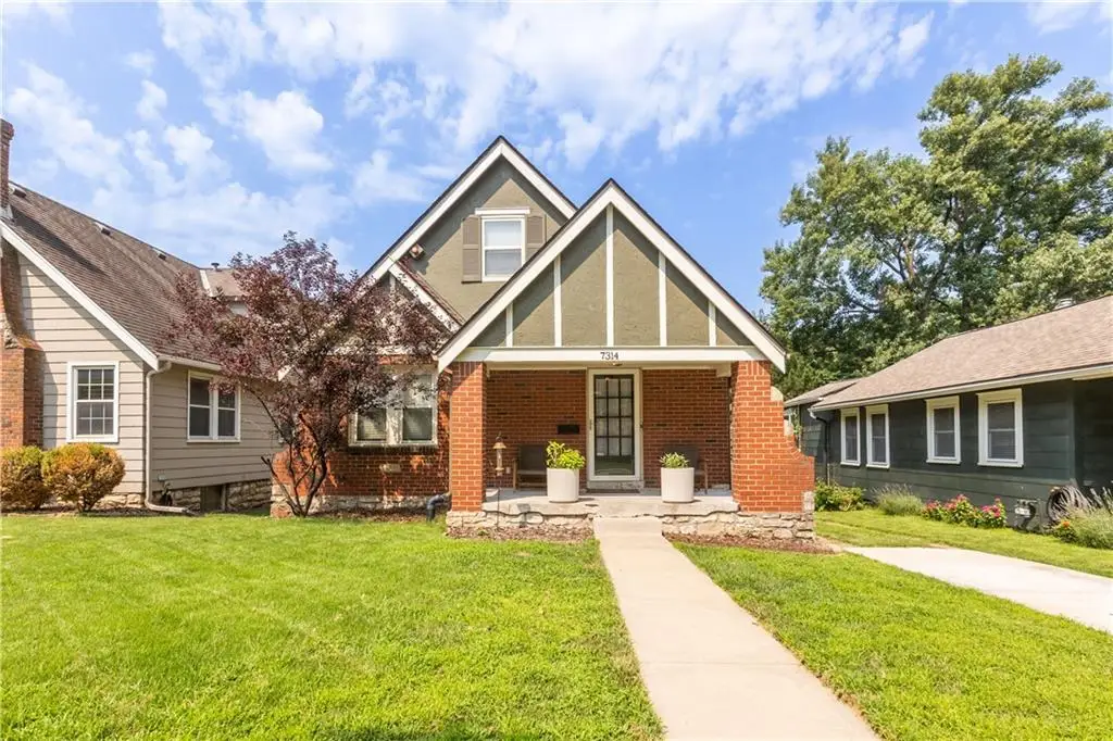 7314 Grand Avenue, Kansas City, MO 64114 - #1