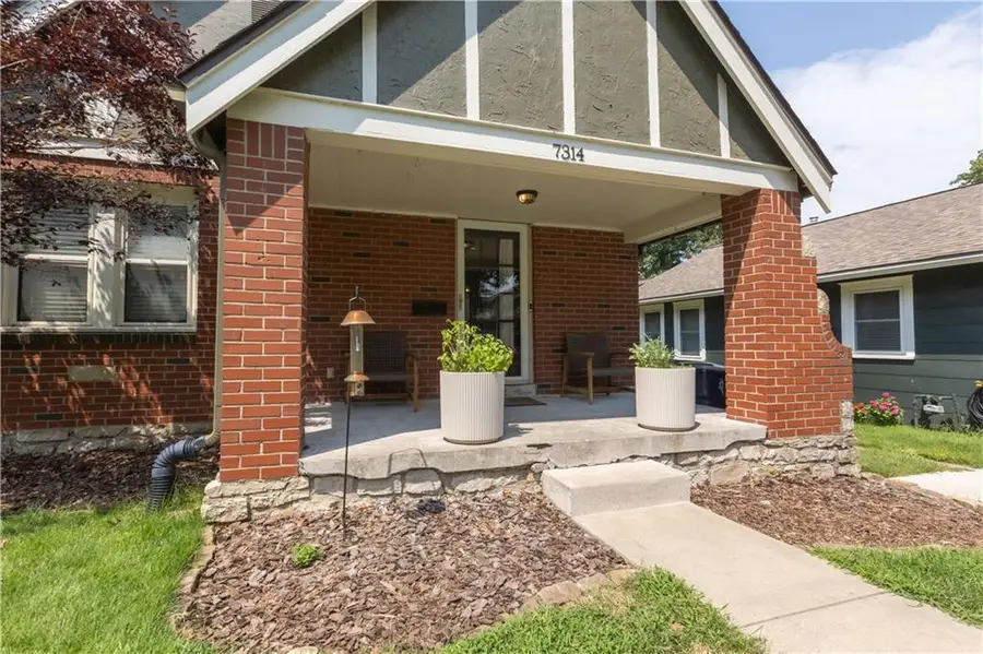 7314 Grand Avenue, Kansas City, MO 64114 - #3