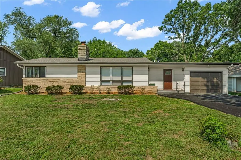 2009 Learnard Avenue, Lawrence, KS 66046 - #1