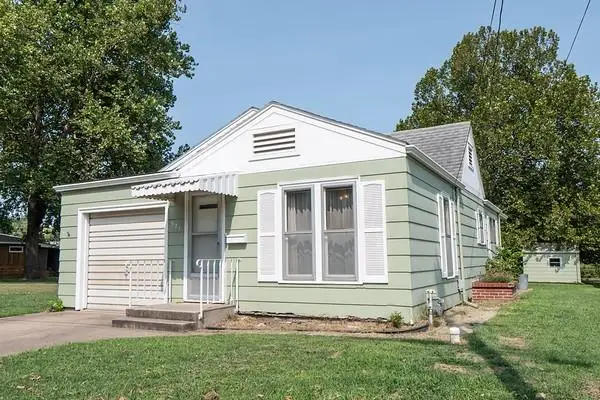 521 S 4th Street, Neodesha, KS 66757 - #2