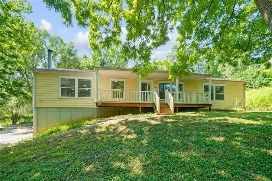 7941 Parkview Avenue, Kansas City, KS 66109 - #2