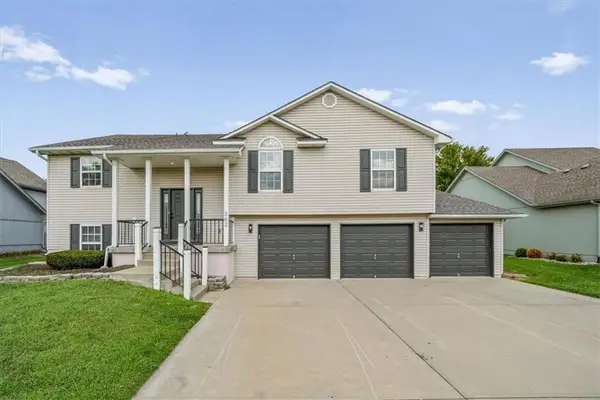 362 SW Chatham Place, Lee's Summit, MO 64082