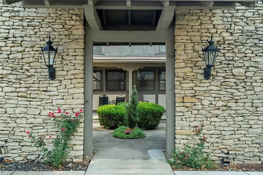 10215 Conser Street, Overland Park, KS 66212 - #2