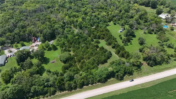 17401 E 1850 Road, Lacygne, KS 66040