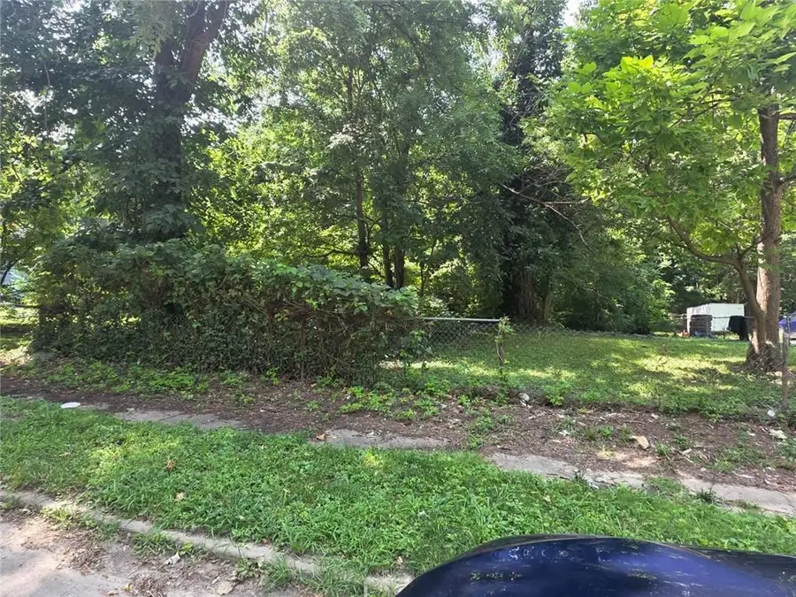 1820 Lawn Avenue, Kansas City, MO 64127 - #2