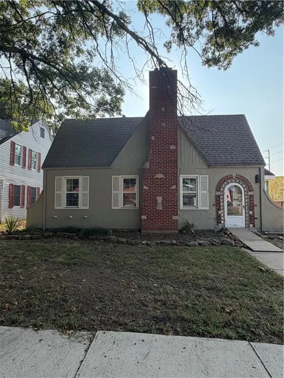 105 N 27 Street, Parsons, KS 67357 - #1