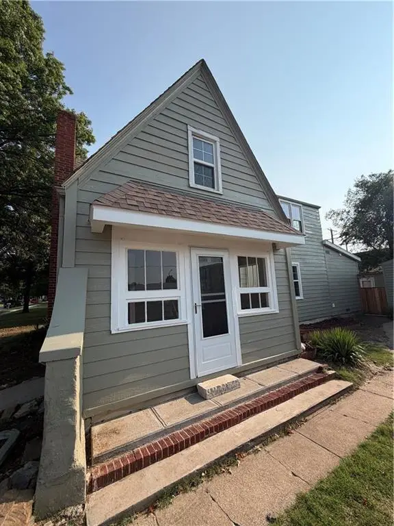 105 N 27 Street, Parsons, KS 67357 - #3