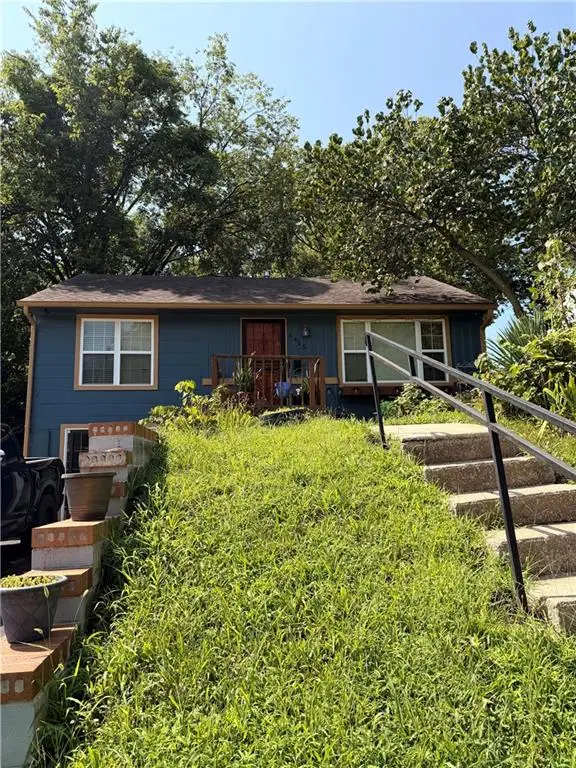 4415 E 43rd Street, Kansas City, MO 64130 - #1