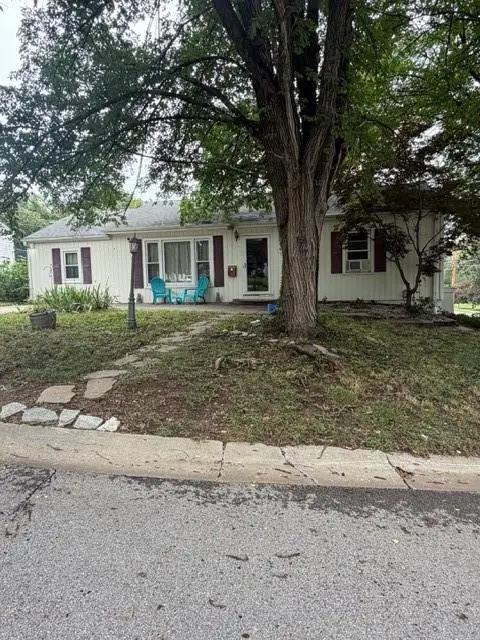 2701 Southeast Trail, St Joseph, MO 64506