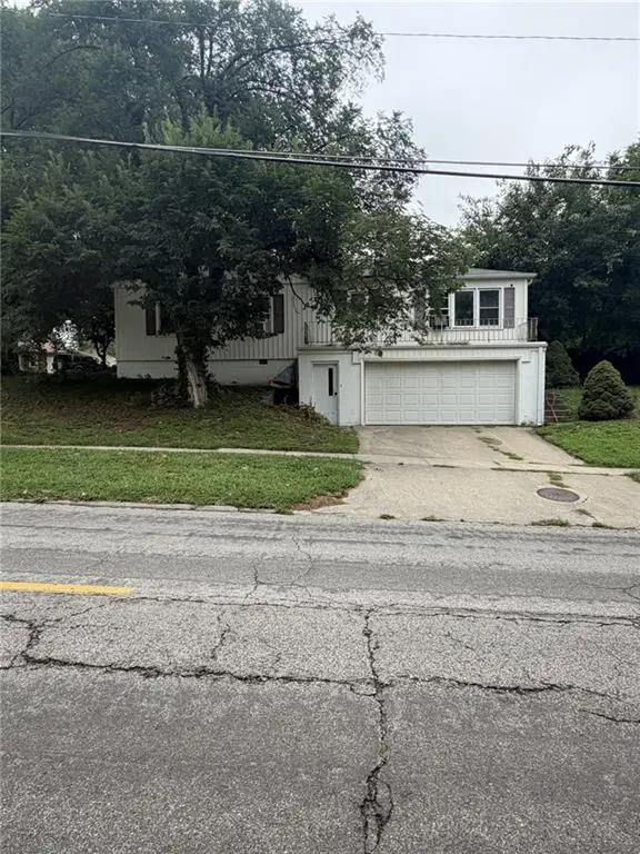 2701 Southeast Trail, Saint Joseph, MO 64506 - #3