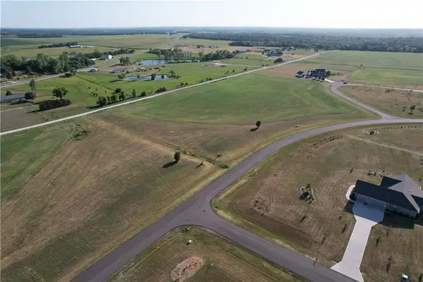8 Wheatland Drive, Ottawa, KS 66067