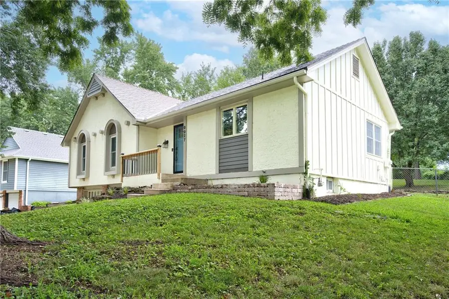 9927 N Harrison Drive, Kansas City, MO 64155 - #2