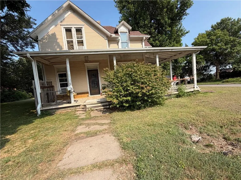 419 S Buchanan Street, Maryville, MO 64468 - #1