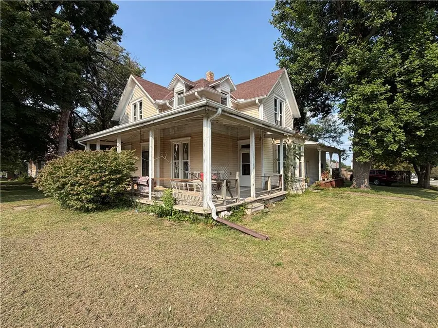 419 S Buchanan Street, Maryville, MO 64468 - #2