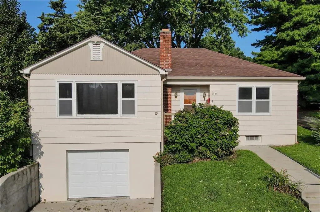 1336 6th Street, Leavenworth, KS 66048 - #1