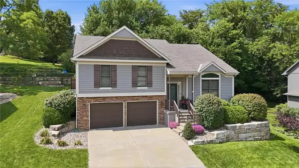 14070 NW 64th Terrace, Parkville, MO 64152