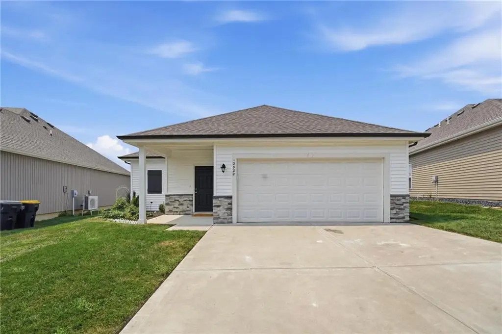 12322 N Pomona Avenue, Kansas City, MO 64163 - #1