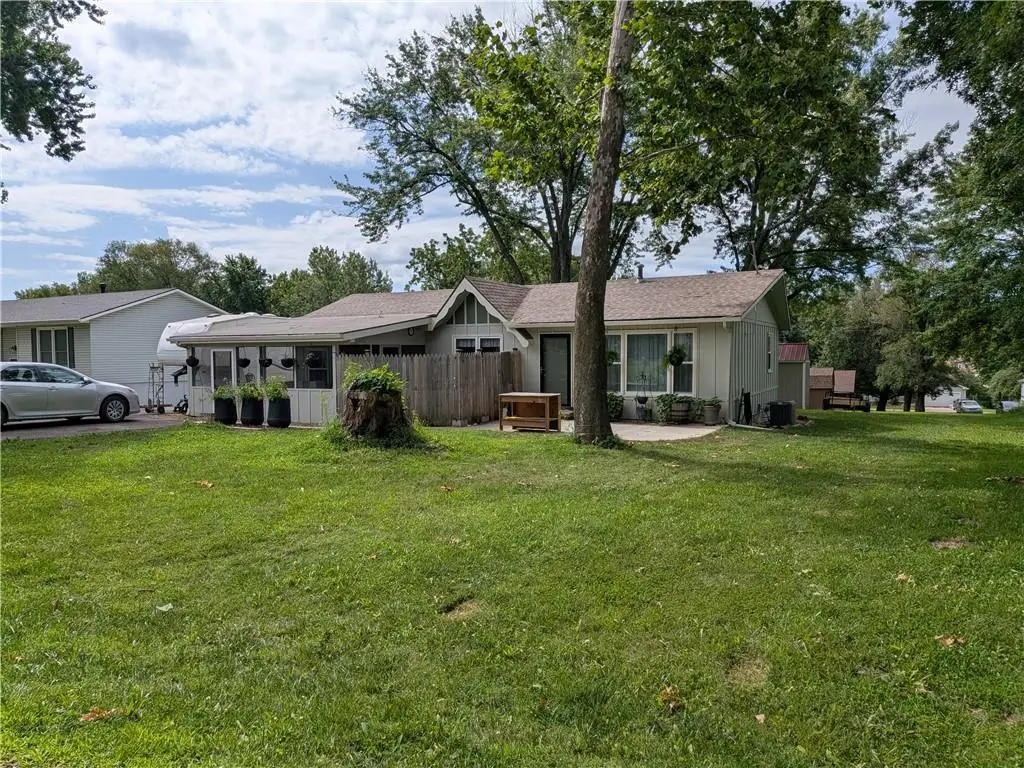 705 Park Street, Oskaloosa, KS 66066 - #1