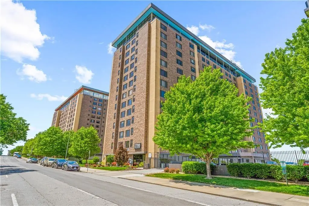 700 E 8th #400 & #500 Street, Kansas City, MO 64106 - #1