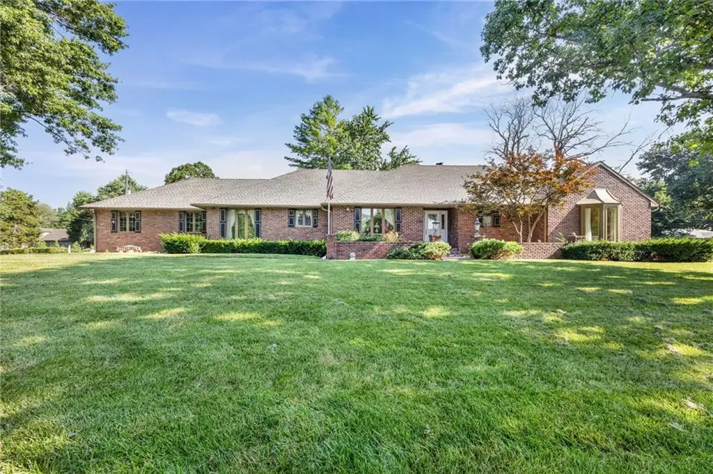 1102 Nakomis Drive, Paola, KS 66071 - #1