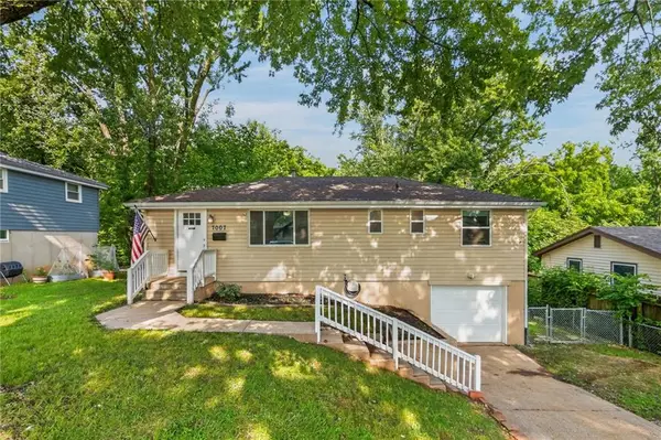 7007 N Pennsylvania Avenue, Kansas City, MO 64118
