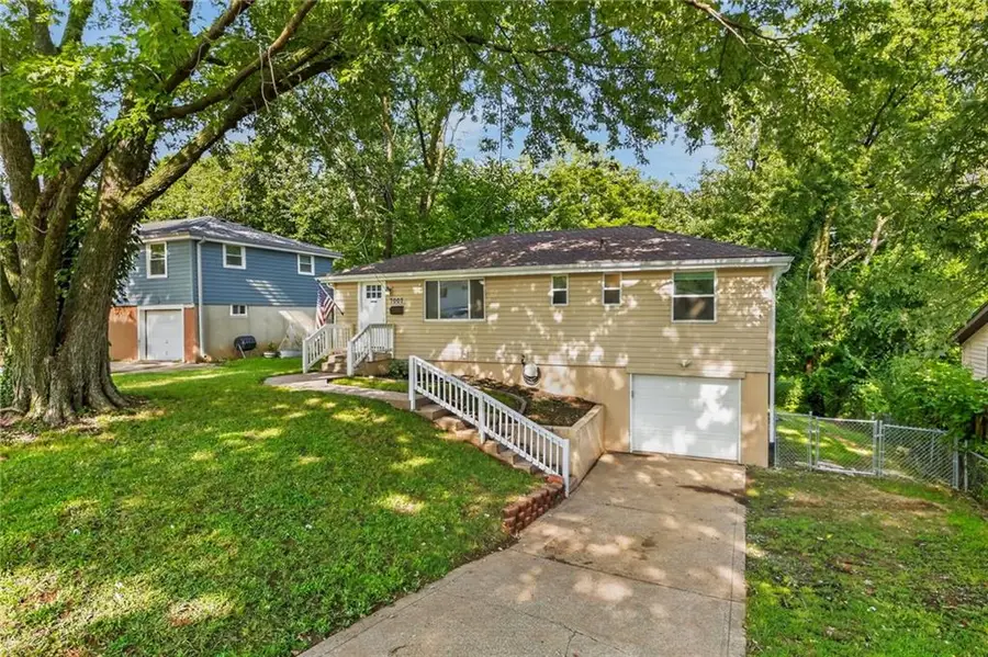 7007 N Pennsylvania Avenue, Kansas City, MO 64118 - #2