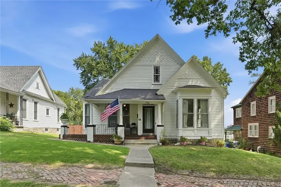 736 Walnut Street, Leavenworth, KS 66048 - #2