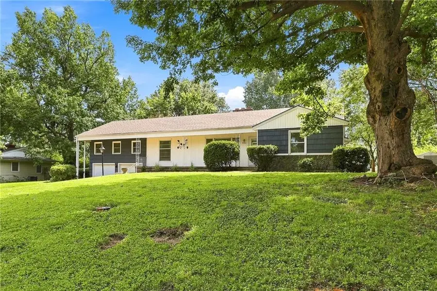 9801 E 71st Terrace, Raytown, MO 64133 - #2