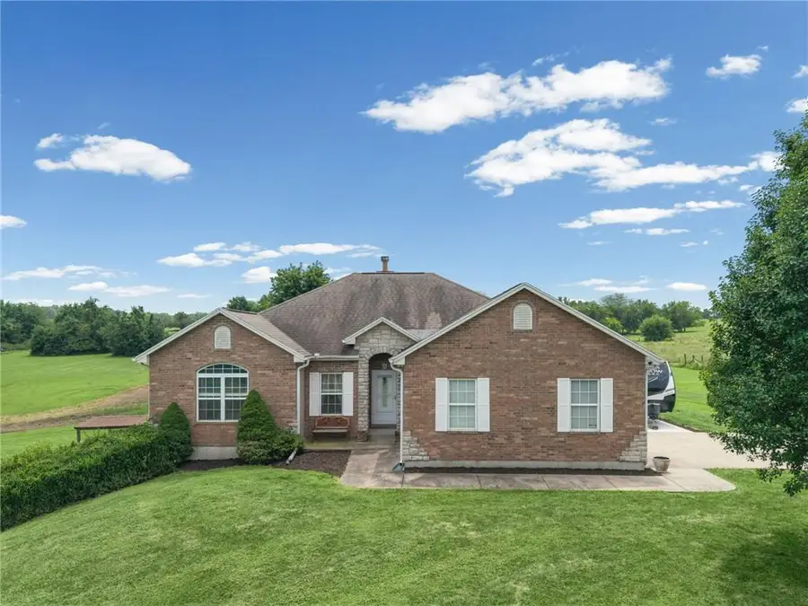 25303 E 199th Street, Pleasant Hill, MO 64080 - #2