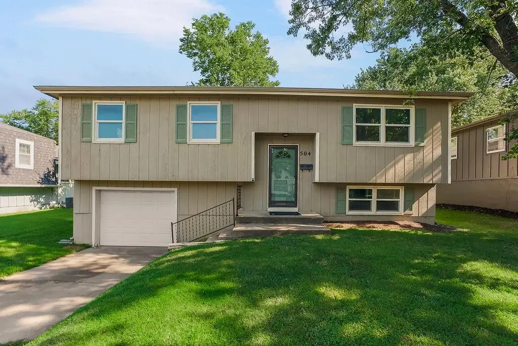 504 E Osage Street, Paola, KS 66071 - #1