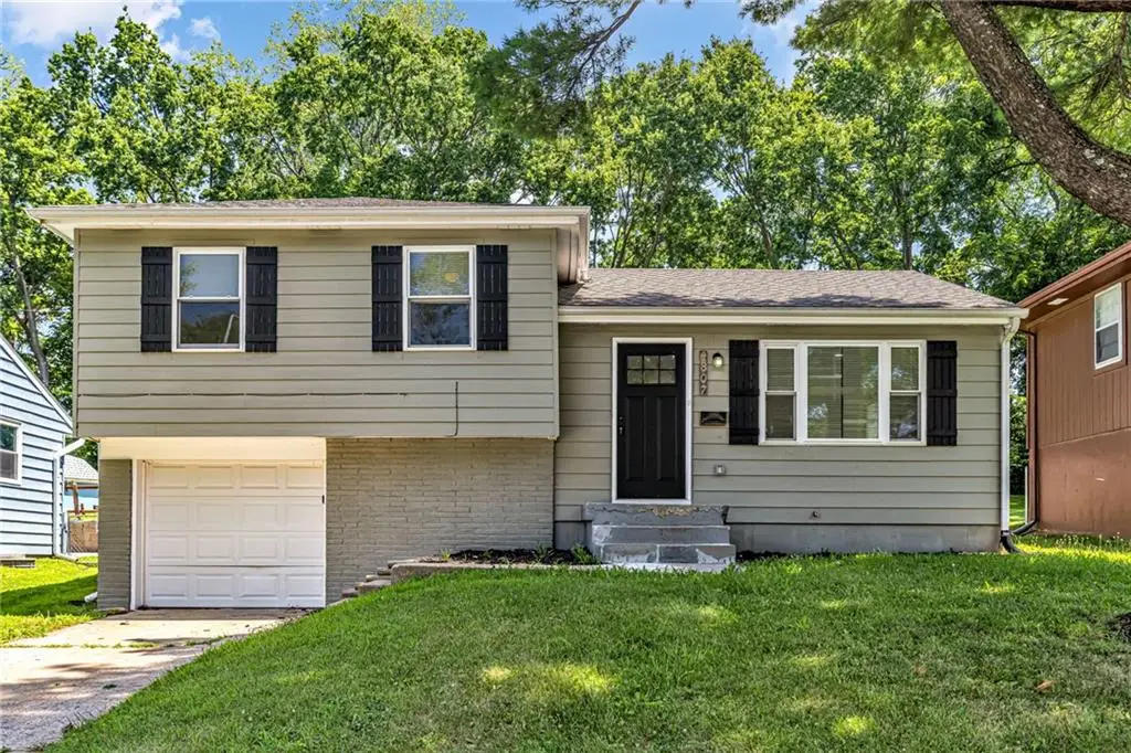 4807 N Wallace Avenue, Kansas City, MO 64119 - #1