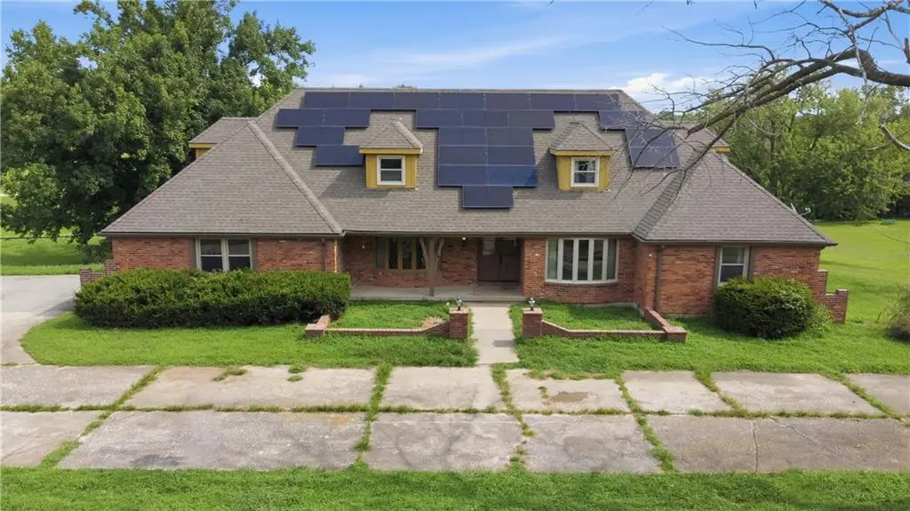 5423 Phelps Road, Kansas City, MO 64136 - #1
