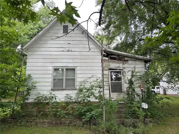 710 S Washington Street, Nevada, MO 64772