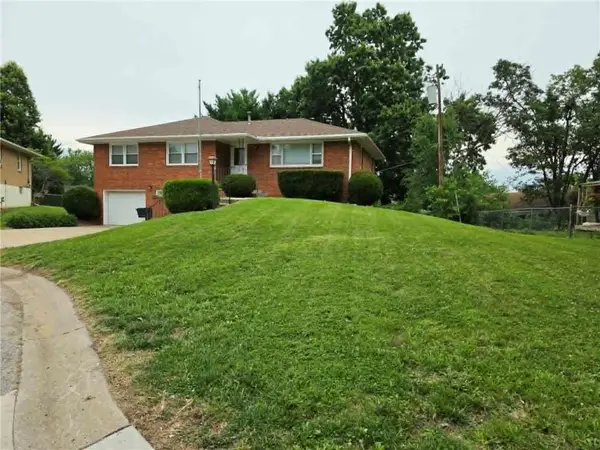 62 Jaguar Circle, St Joseph, MO 64506