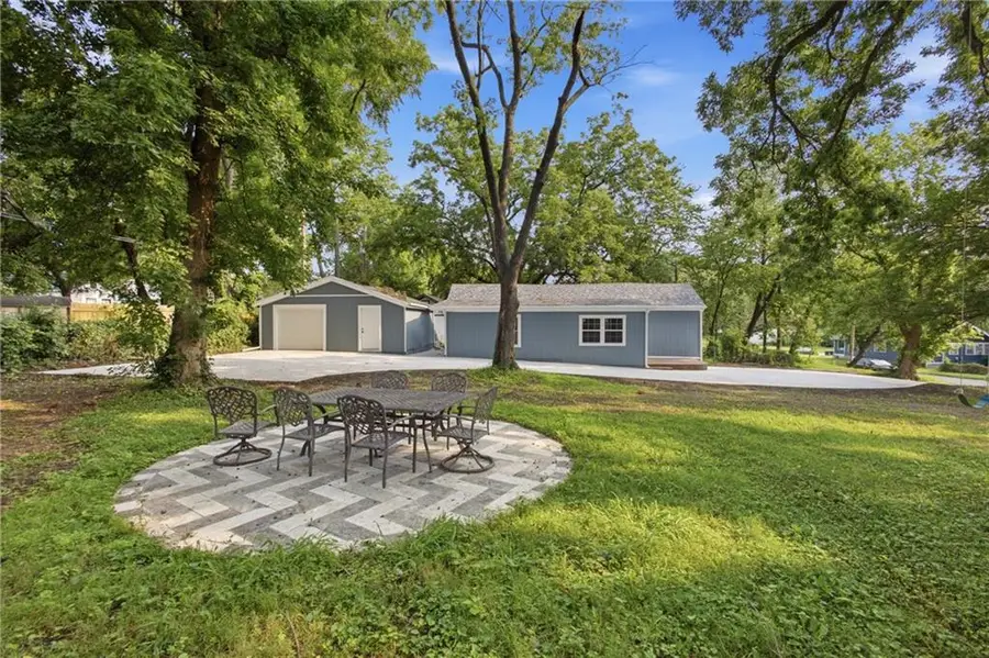 6818 Agnes Avenue, Kansas City, MO 64132 - #3